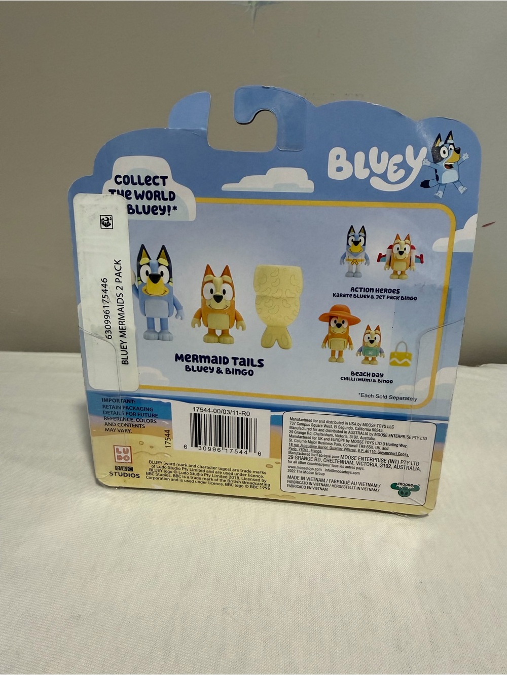 BLUEY Beach Mermaid Tails Playset with & Bingo - Picture 3 of 5